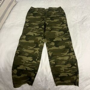 Women's camo pants
